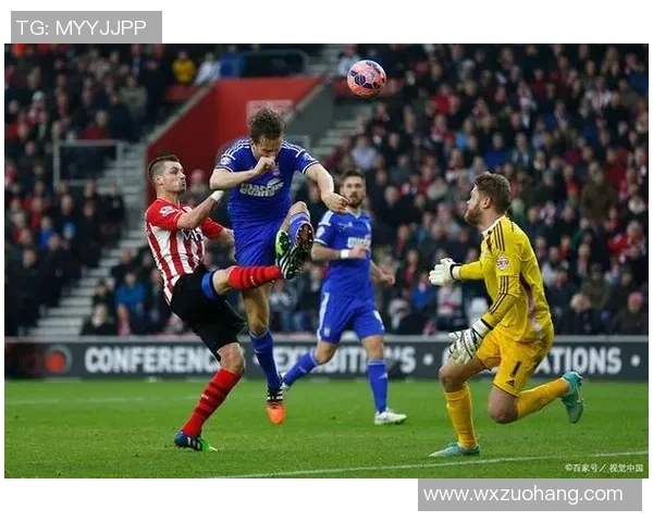 门兴格拉德巴赫与沙尔克04激战正酣比分揭晓精彩瞬间回顾